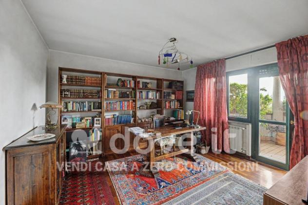 Attico / Mansarda di 180 m² con più di 5 locali e box auto doppio in vendita a Gazzada Schianno - Foto 16