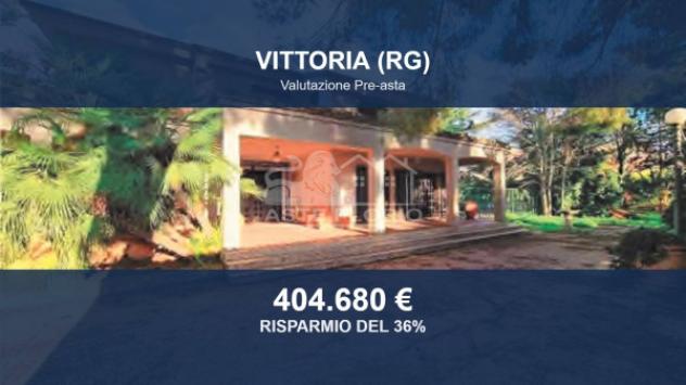 Immobile in asta di 709 m² con più di 5 locali e box auto in vendita a Vittoria