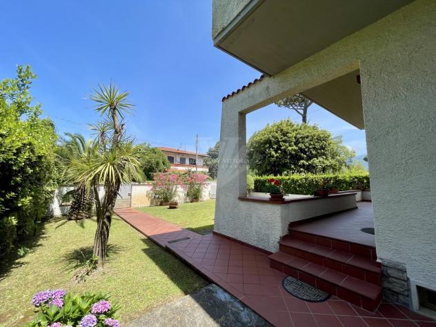VILLA di 9 vani e di 150 mq (PIETRASANTA - Marina) rif. 1086/A - Foto 6