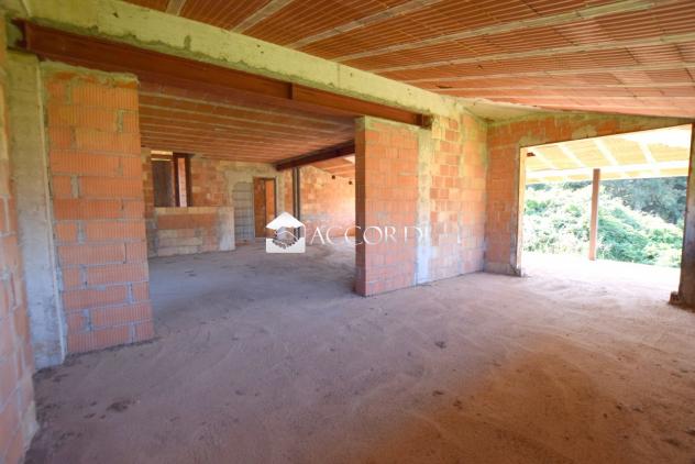 CASA INDIPENDENTE di 7 vani e di 320 mq (MONTEBELLUNA) rif. PCS55B
