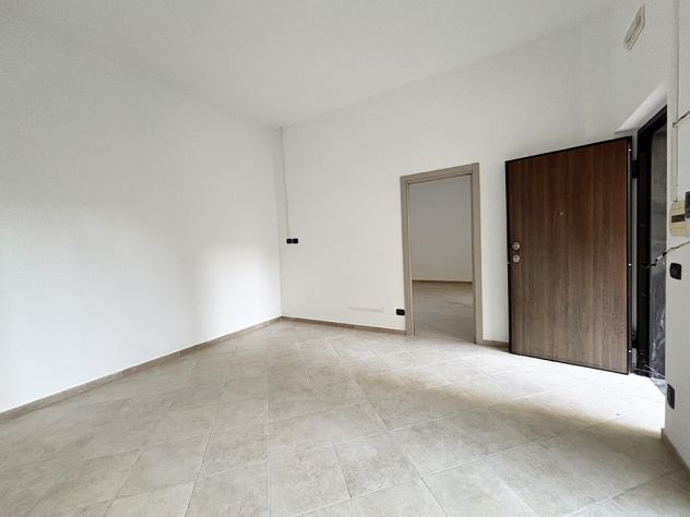Aversa centro VENDESI locale 50 mq. - Foto 3