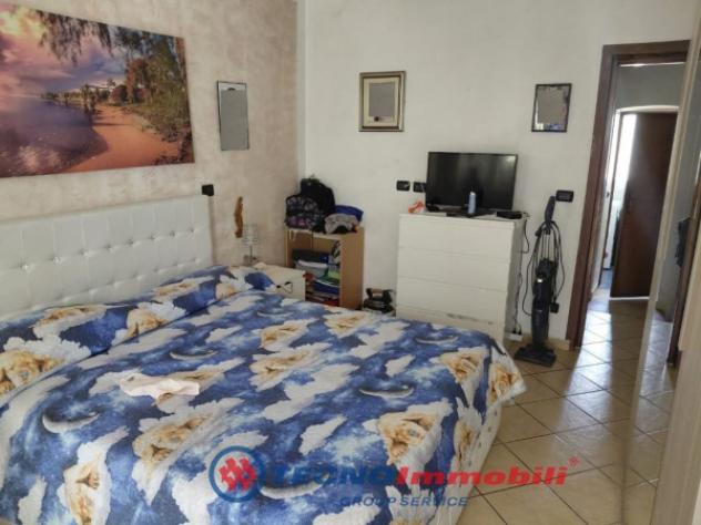 Casa indipendente di 90 m² con più di 5 locali e posto auto in vendita a Corio - Foto 8