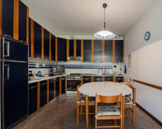 Cucina regalo a chi viene a ritirarla
