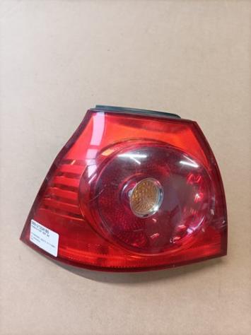 FANALE POST. EST. SX 999-U1304185 Parti elettriche  Fanaleria  Fanali  Fanale post. sx. VOLKSWAGEN - GOLF 5 - 01-11-2003 - 01-11-2008