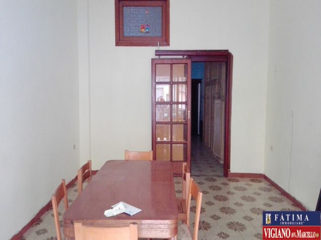 FOGGIA – VENDESI – VIA LECCE – TRATTABILE – MQ. 110 – 2 ingressi – 2 cortili - Foto 2