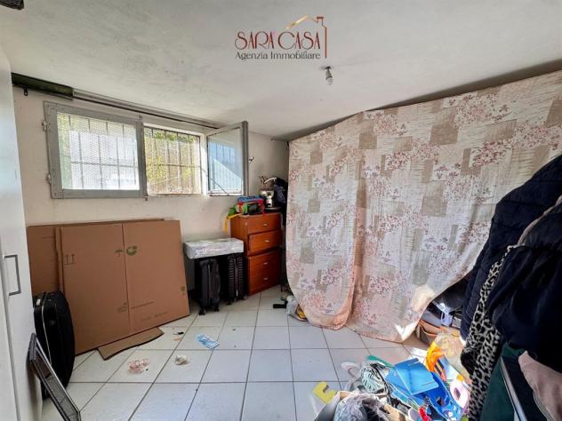 Appartamento con due camere da letto, corte e servizi annessi - Foto 13