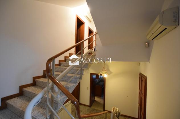 CASA INDIPENDENTE di 5 vani e di 228 mq (ASOLO) rif. BL075 - Foto 9