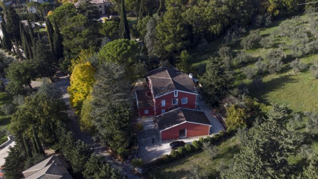 VILLA di 12 vani e di 700 mq (FOLIGNO - CAPPUCCINI) rif. CAPPUCCINI - Foto 4
