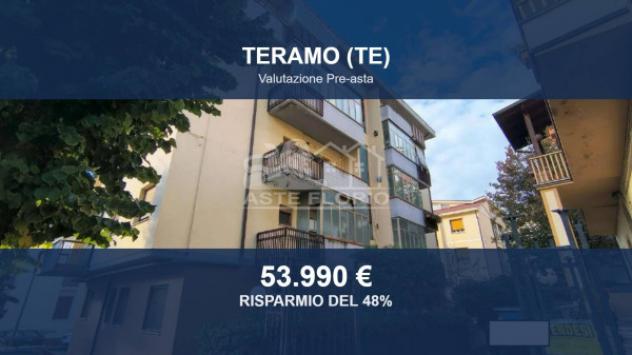 Immobile in asta di 132 m² con più di 5 locali e box auto in vendita a Teramo
