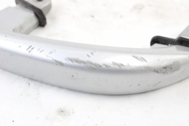 YAMAHA X-MAX 125 1B9F474W3100 MANIGLIA POSTERIORE DESTRA YP125R 06 - 10 REAR RIGHT PILLION HANDLE CON GRAFFIO - Foto 5