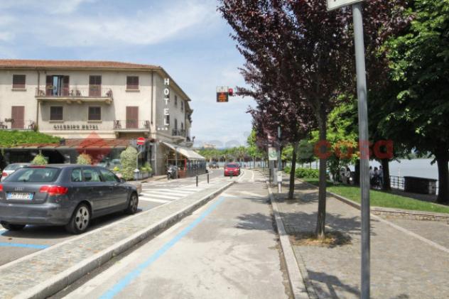 Immobile di 120 m² con 1 locale in vendita a Arona