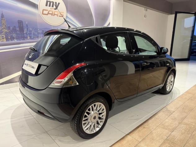 Lancia Ypsilon 1.2 69 CV 5 porte S&S Platinum - Foto 4