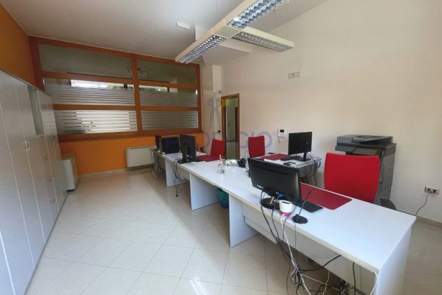 Comodo appartamento uso ufficio in vendita a Bisceglie - Foto 2