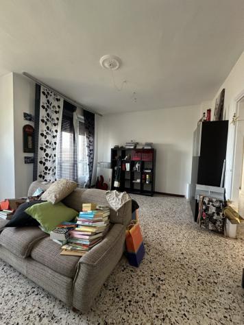 Appartamento - Loc. Il Casone (Pitigliano)
Ampio e funzionale appartamento con garage -- Nel cuore della Maremma del Tufo
A soli 5 minuti dallo spett