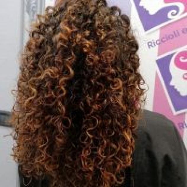 Riccioli e Stile dal 1991- Specialisti dei capelli ricci - Foto 4