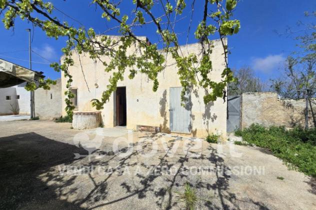 Rustico / Casale di 195 m² con 2 locali in vendita a Marsala