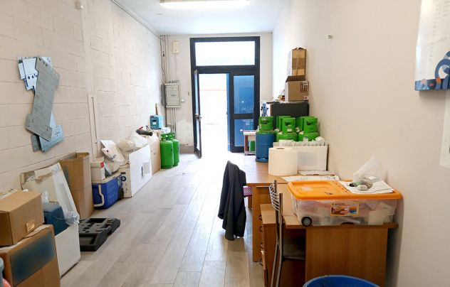VIA FIRENZE ADIACENZE: Capannone artigianale + Fondo commerciale comunicanti - Foto 8