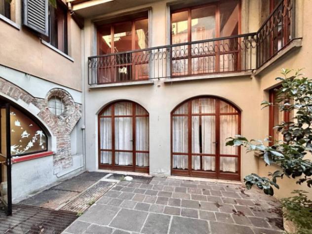 Immobile di 290 m² con più di 5 locali in vendita a Alzano Lombardo - Foto 6