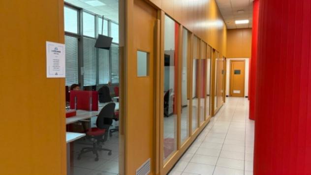 Immobile di 510 m² con più di 5 locali in affitto a Torino - Foto 4