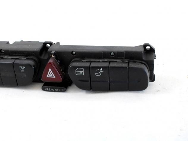 2038203710 GRUPPO DI COMANDO QUATTRO FRECCE MERCEDES CLASSE C C200 W203 2.0 B 120KW AUT 4P (2000) RICAMBIO USATO CON INTERRUTTORE ESP OFF, CHIUSURA AP - Foto 2