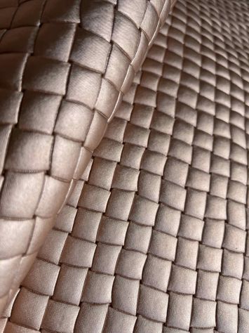 Scampolo pelle salmone effetto trapunta