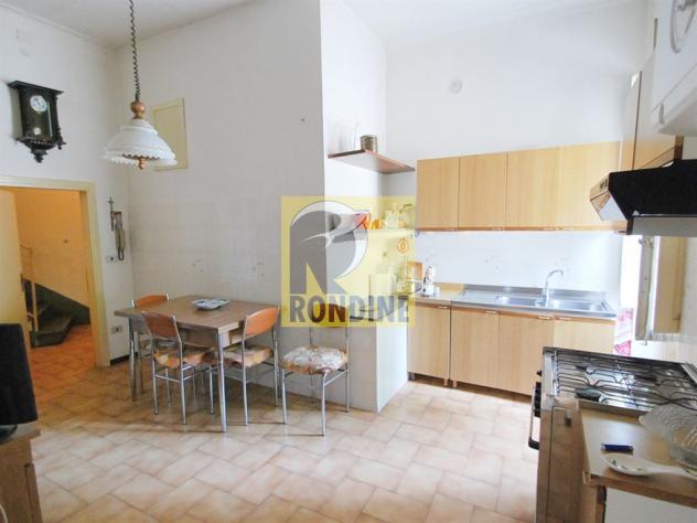 Casa indipendente cielo/terra, abbinata ai lati, attualmente divisa in 2 unità - Foto 3