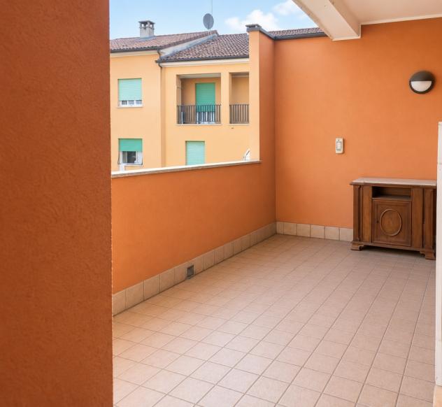 Via Levi, appartamento posto su due livelli in una palazzina bifamiliare con giardino privato. L'immobile si sviluppa su 2 livelli con doppio ingress - Foto 18