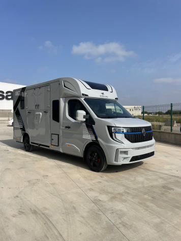 Renault Master Master 2.0 TD 170 CV AUTO HARAS ALLESTIMENTO STALLONI 5 POSTI CABINA