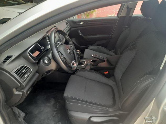 RENAULT - Mégane - Sporter Blue dCi 115CV EDC Bus. - Foto 9