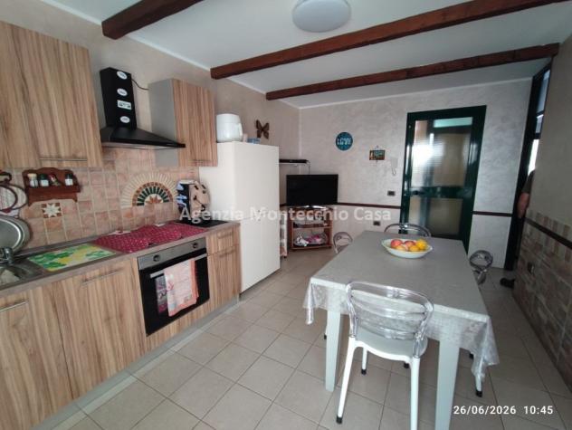 Appartamento completamente ristrutturato con tre camere, taverna, garage e ampio scoperto esclusivo - Foto 10