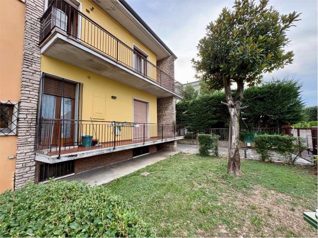 V005490 - AMPIO TRILOCALE CON TERRAZZO ANGOLARE E GARAGE - Foto 3
