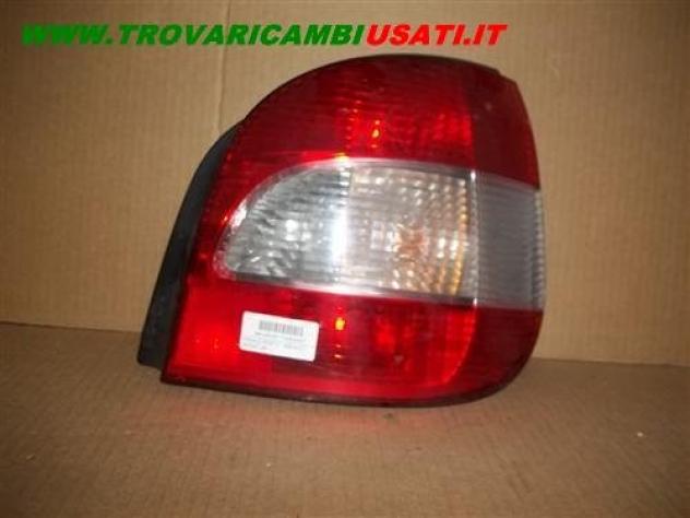 FANALE POST.D. RENAULT SCENIC  Parti elettriche  Fanaleria  Fanali  Fanale post. sx. RENAULT - MEGANE 5p / Coach / Classic / SW / Scenic - 01-04