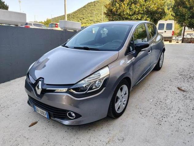 RENAULT - Clio - 1.2 5p. Live!