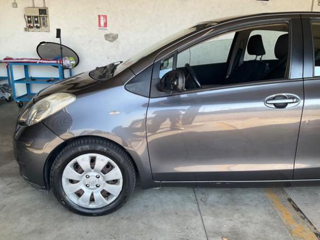 TOYOTA Yaris 1.0 5 porte rif. 23902633 - Foto 3