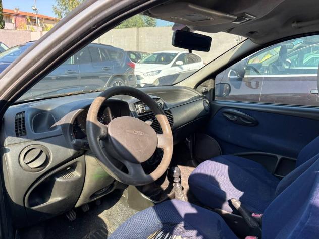 Fiat Punto 1.2i 16V 3 porte - Foto 6