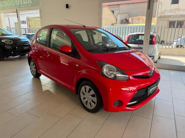 Toyota Aygo 1.0 VVT-i 69 CV 5 porte x-wave MMT - Foto 2