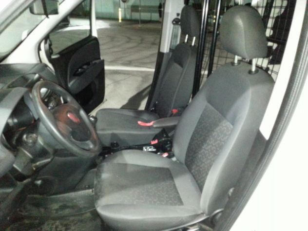 Fiat Doblo 1.4 T-Jet Nat.Pow. Maxi Lamierato SX - Foto 9