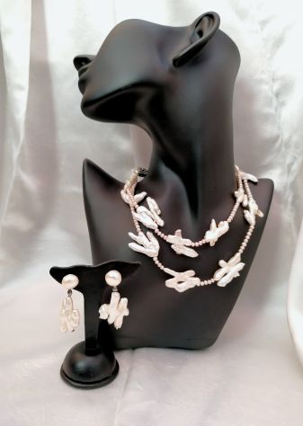 SPETTACOLARE DEMI PARURE COLLANA LUNGA + ORECCHINI PERLE DI ABALONE.