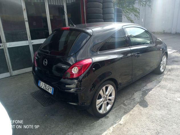 Opel Corsa 2011 - 6 marce - 95 CV - Foto 3