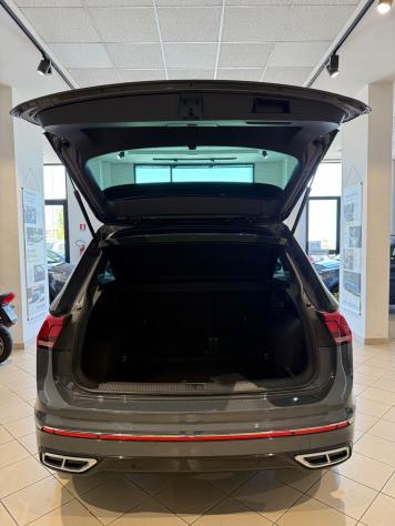 Volkswagen Tiguan 2.0 TDI 150 CV SCR DSG R-Line - Foto 7