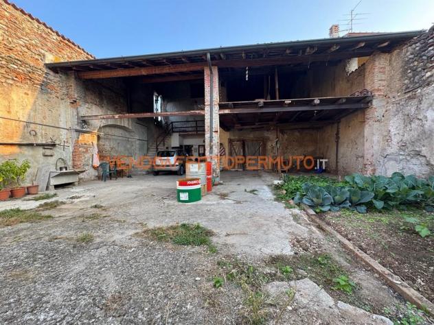 CIVIDATE AL PIANO - PORZIONE DI CASA INDIPENDENTE CON ALTO POTENZIALE - Foto 2