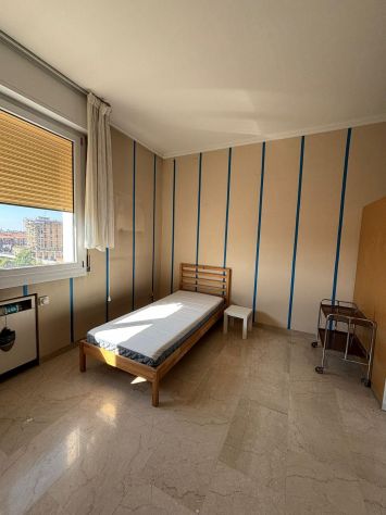 **Bed Space for Female in Double shared Room β Available**