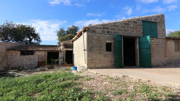 Scicli, sassi a vista in contrada Calamarieri - Foto 13
