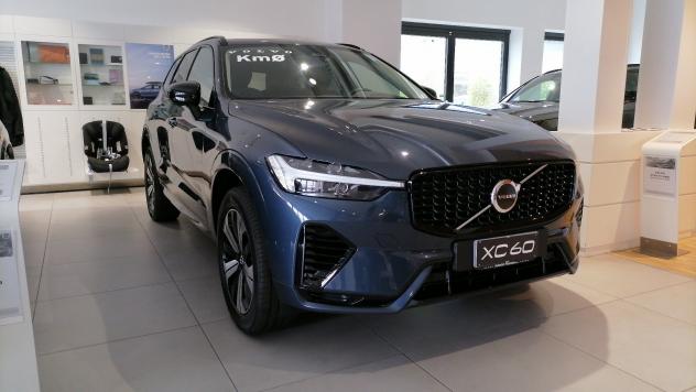 Volvo XC60 XC60 T6 Plug-in hybrid AWD automatico Plus Dark MY25 - Foto 2