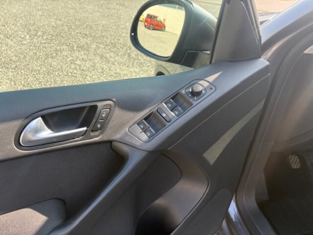 Volkswagen Tiguan 2.0 TDI 140 CV 4MOTION Sport & Style - Foto 8