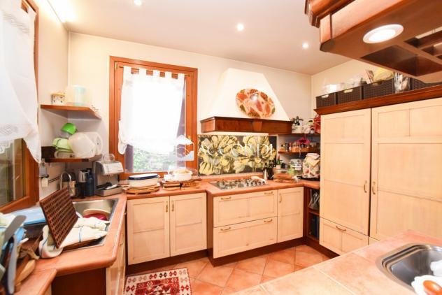 CASA INDIPENDENTE di 8 vani e di 240 mq (CASTELFRANCO VENETO) rif. SW144 - Foto 3