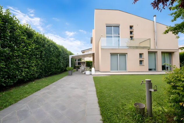 Villa in vendita a Fucecchio 300 mq Rif: 1422922