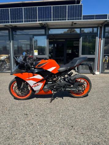KTM RC 125 . rif. 23914587