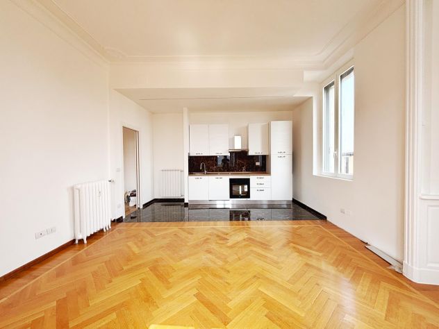 AMPIO TRILOCALE RISTEUTTURATO CON ARIA CONDIZIONATA,MM P. ROMANA - Foto 2