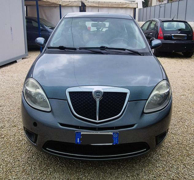 Lancia Ypsilon 1.2 versione oro - Foto 6